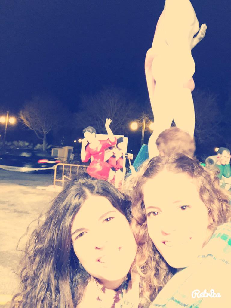 patriiC11's tweet photo. Increible dia en Valencia con la petarda de @enaruskaa!!#Fallas15 http://t.co/YBBLrNKyOQ