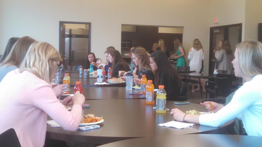 CoachPDolan's tweet photo. @LUwomensLax is committed, game day nutrition! #eatlikealion #beatfloridasouthern #3vs6 #DAMFAM #GameDay http://t.co/4UQZID3kTd