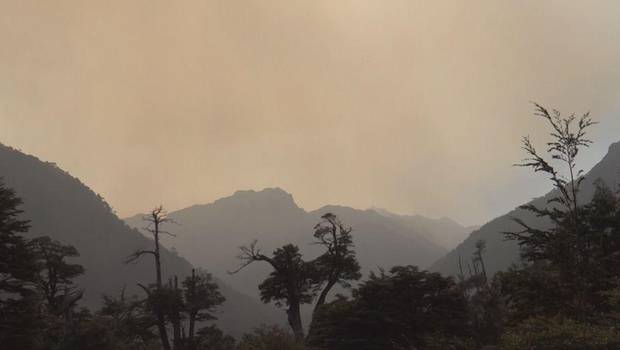 24HorasTVN's tweet image. Incendio arrasa con Reserva China Muerta y Parque Nacional Conguillio. Más detalles   → bit.ly/1Fe0IAa