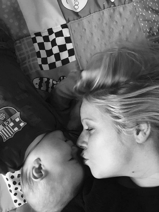 reggie_a_fowler's tweet photo. Selfies and playmat time with Mummy @kimwatkins82 #HairPull http://t.co/4EOIjA79iL