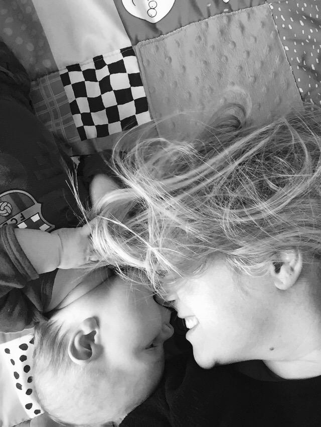 reggie_a_fowler's tweet photo. Selfies and playmat time with Mummy @kimwatkins82 #HairPull http://t.co/4EOIjA79iL