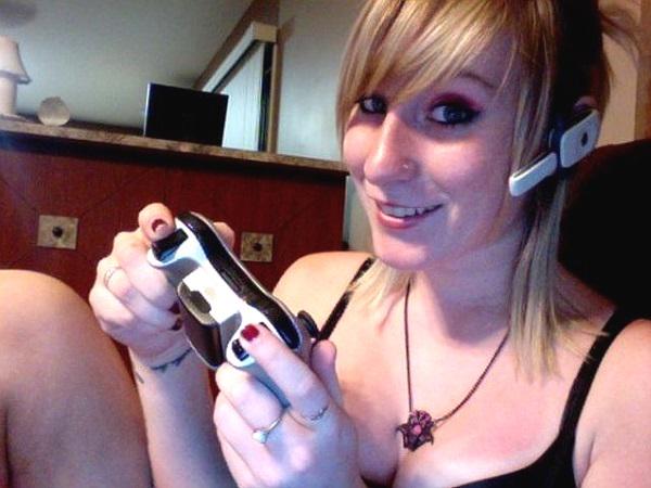 LetsGo2China's tweet photo. "@LovelsAllWeNeed: 15 secret things that turn men on... http://t.co/hrGGqFDSmJ http://t.co/kaIjW9CKK7" reAl women #game