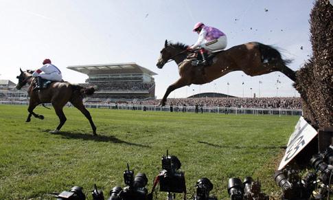 And they're off!
Pre Races Champagne Brunch
Thur 9th, Fri 10th &amp; Sat11th April 2015
£25 pp limited to 50 places!!
