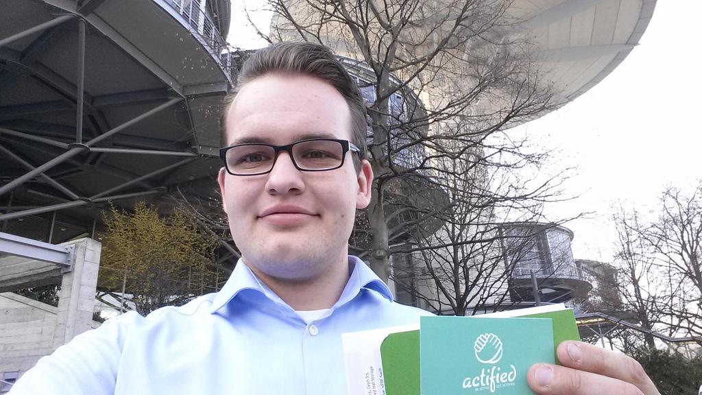 actifiedApp's tweet photo. Am letzten Tag war @Soko2D auch noch auf der #CeBIT2015  - @awscloud  rockt http://t.co/Rzhsn6pzXT