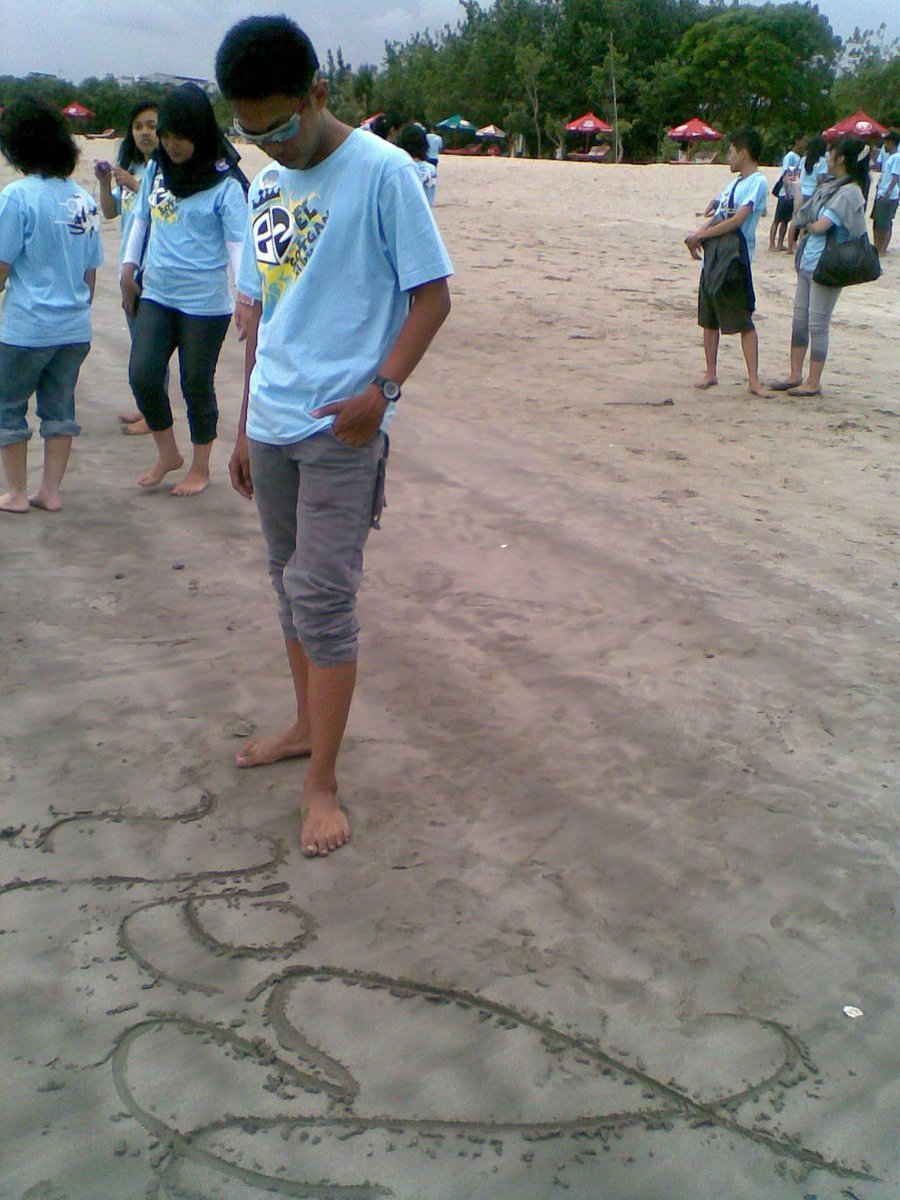 binar nur rahmawan tweet media
