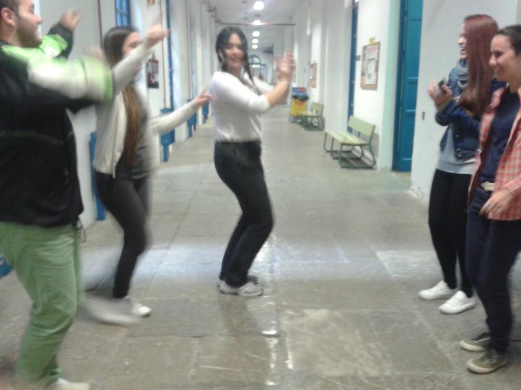 commaUGR's tweet photo. Recuerdos de #comma2015 @HuergoGonzalvoS @GrciadelPozoI @ivaantxu @MegiasCarmonaP @andreafallen95 http://t.co/8IPqUAWaAp