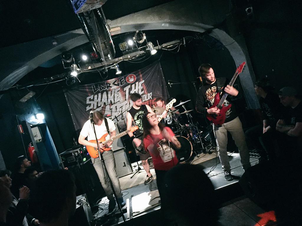 Last but not least. For I Am King. De afsluiter van de avond. Het was heerlijk op naar de volgende <a href="/Largepop/">LARGE</a> Tour!