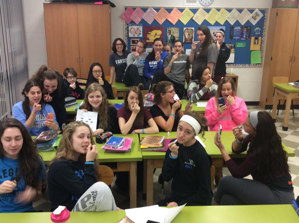 MrsMichels209's tweet photo. Always a fun lesson in ForSci. #cheiloscopy 💄👄 http://t.co/YGI2VBMHiF