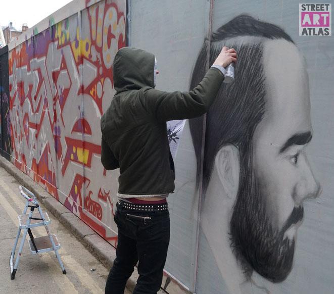 StreetArtAtlas's tweet image. @emicartist making his mark on #BlackwallStreet #EmicArtist #streetart #artinprogress on.fb.me/1xHStVi