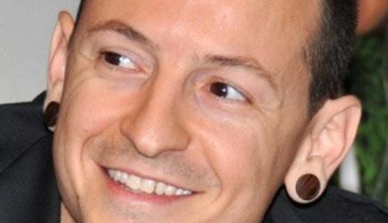 Let\s wish Chester Bennington ( a very Happy 39th Birthday! What\s your favorite Linkin Park song? 