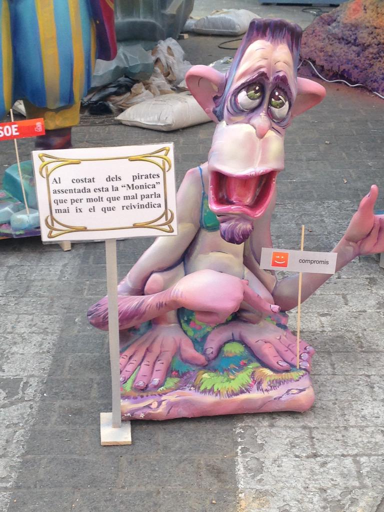 compromisfalles's tweet photo. Enguany hem sigut #CombustiblePerAFalles

Benvingudes les #Falles2016

Les nostres! 

#TornemASomriure http://t.co/gSokTrxLOt