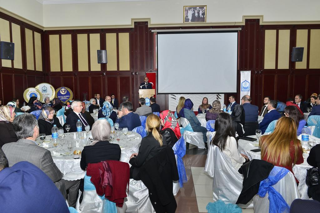 ismailedebali's tweet photo. AK Parti İlçe Başkanlığı tarafından düzenlenen Dayanışma Toplantısına İlçe Başkanı @Hudayi_Yazici ile katıldık. http://t.co/bqVhX2SHXD