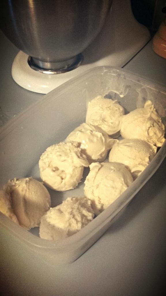 IzzyBake0ven's tweet photo. Getting the icecream ready for tomorrow ;) http://t.co/svxdolmNAh