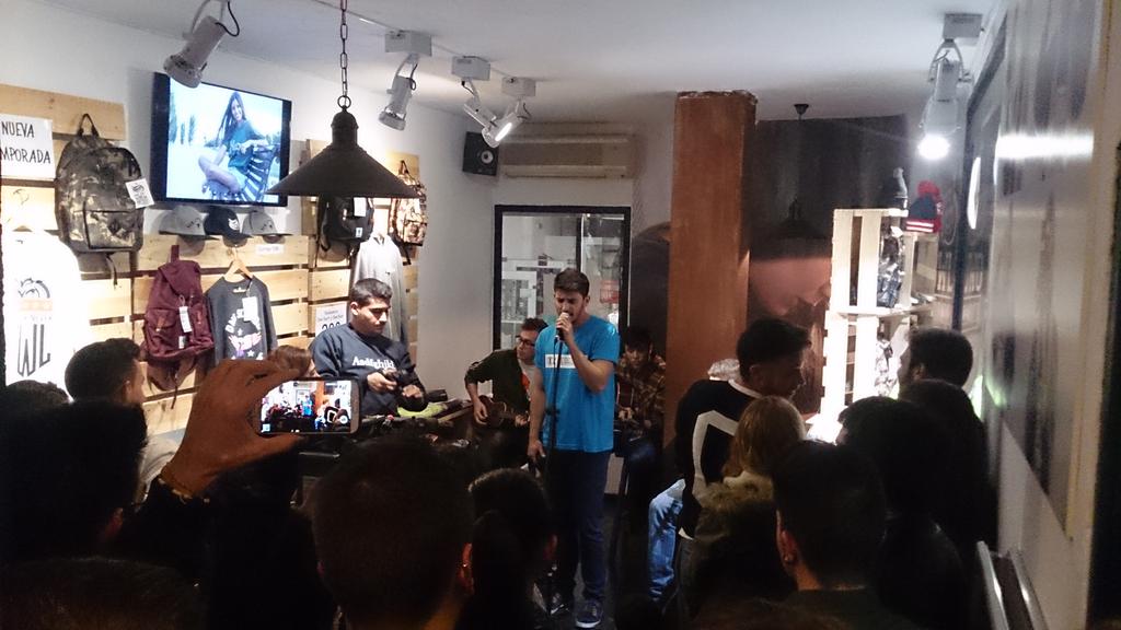 Enrico_Martinez's tweet image. En la presentación de la nueva temporada de @Owl_nowornever con acústico de @codigoMorsaCM 
¡Gran combinación!