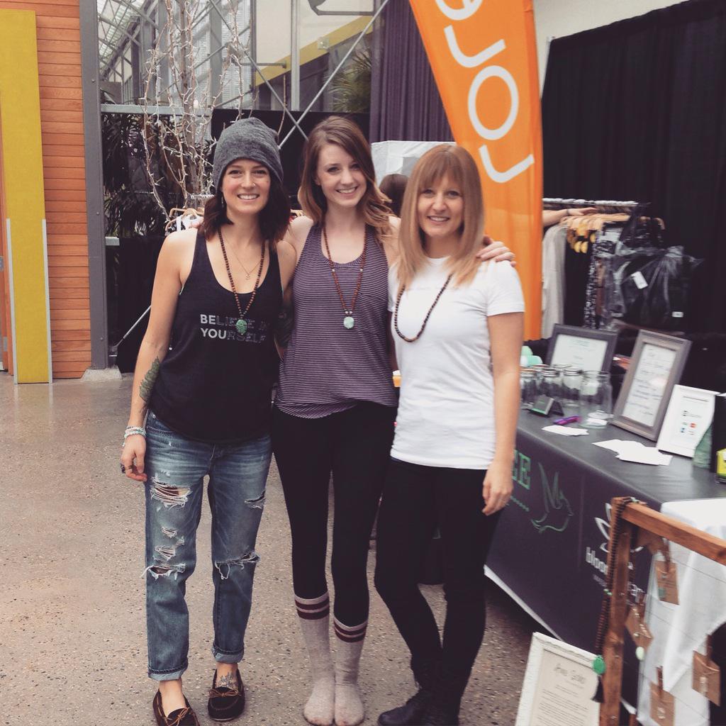 BeFreeYogaSG's tweet photo. All settled in at #shinefestival with @bloom_therapy and @BIL_Travel #yegyoga #befreeyoga #beinspired #beyou http://t.co/MPfw1jxCib