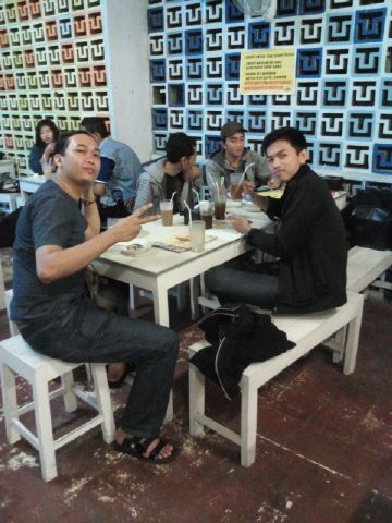 sedikit canda tawa  qt dpt mengerti arti sbuah kebersamaan ~ Tapir Diana .