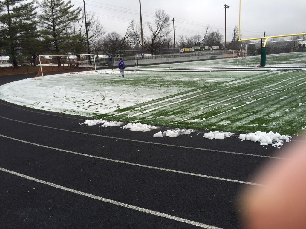 FC_Massive's tweet photo. Out clearing the pitch for today's practice. #letsgetsweaty http://t.co/5fCjbMnDvG