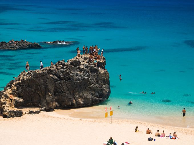 USATODAY's tweet image. Yes, please. RT @usatodaytravel: Hawaii on a budget? It's possible: usat.ly/1CDjC1m