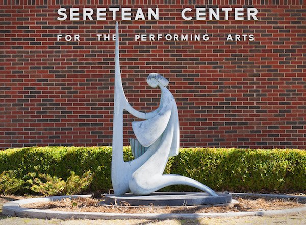 PhotographStory's tweet image. Understanding the Difference Between Photoshop and Lightroom #PostProductionTips goo.gl/kYffGC