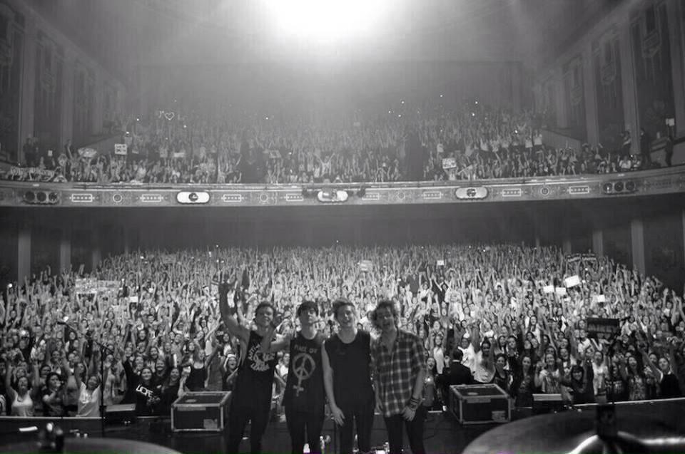 roseteens's tweet photo. never thought I could care so much about a band  #BestFanArmy #5sosfam #iHeartAwards #vote5sos #KCA http://t.co/eHHBB3bfaM