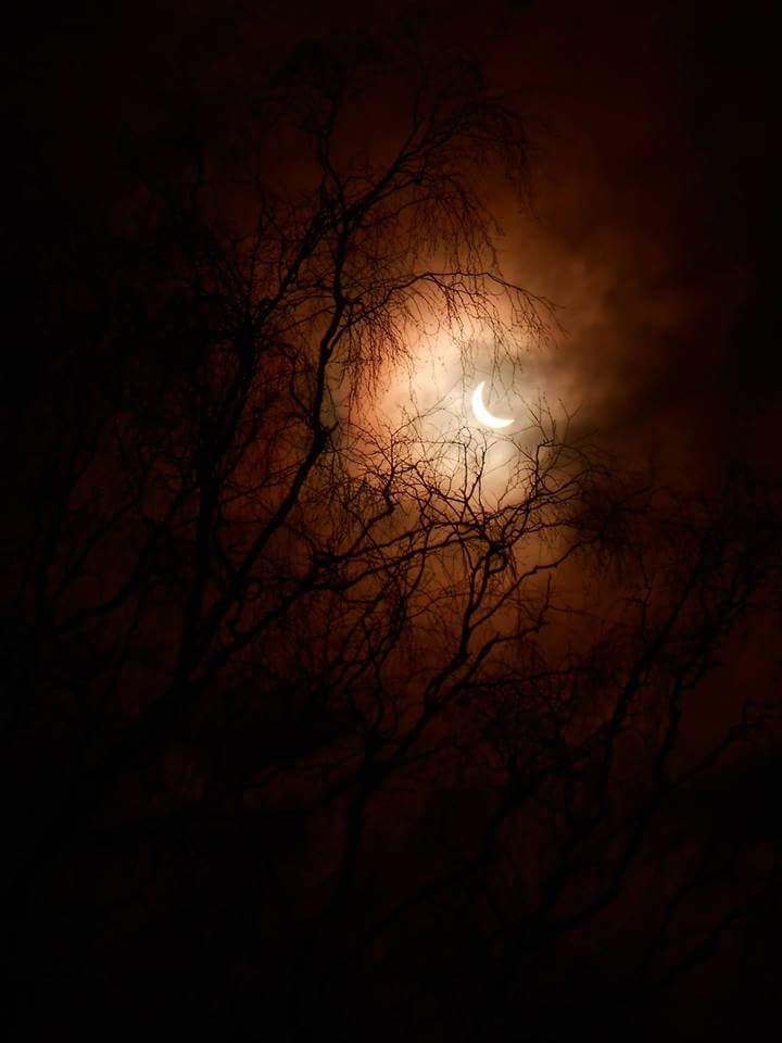 Piglet80's tweet photo. @daraobriain eclipse from Yorkshire #ukeclipse  #StargazingLive http://t.co/EuBZIIOcte