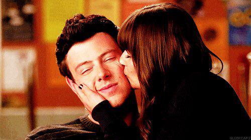 PrettyLittle_L's tweet photo. E o que eu faço com as lágrimas que surgiram nos meus olhos agora? 😭😭 We Are The Glee Club 💗💗💗 http://t.co/TOdbQMh1x7
