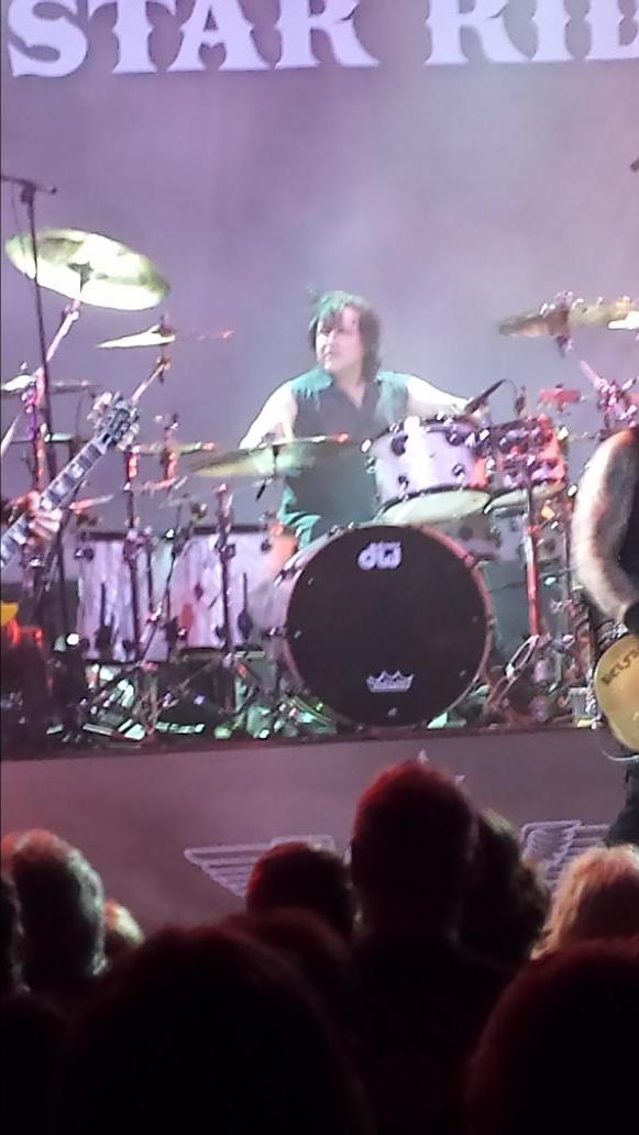 andygarfirth's tweet photo. @BlackStarRiders http://t.co/rFOHLY890E