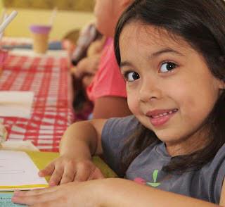 GraberOlives's tweet image. Maura Graber's #etiquette and social graces Sunday classes now ongoing at #GraberOlives. dailybulletin.com//lifestyle/201…