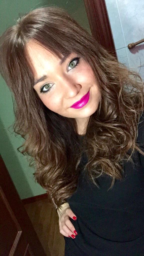 albadsf's tweet photo. Primera semana de prácticas y súper contenta😊😊 a seguir asíiiiiii 💇💇💇💇 que bieeen que bien!!!! Buenas nocheessss 😴😴😴😘 http://t.co/unezf4bSjB
