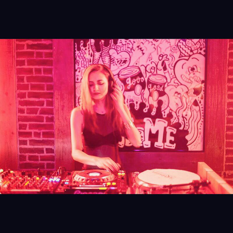 _ElliRose's tweet photo. From disco to disco #sevenhouse #osaka #vancliffe http://t.co/5YqPMObanW