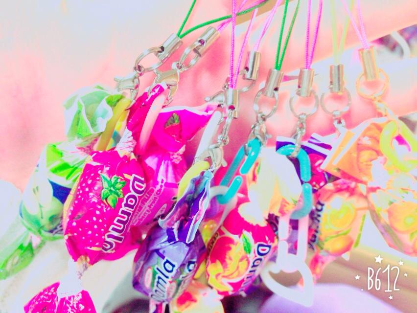 YuchamX's tweet photo. 受験終わりました  💕💭

てことで

Handmade strap  🌈💛

#1mmでもいいなと思ったらRT 
#なんかいいなと思ったらRT http://t.co/AdaCh4JRgw