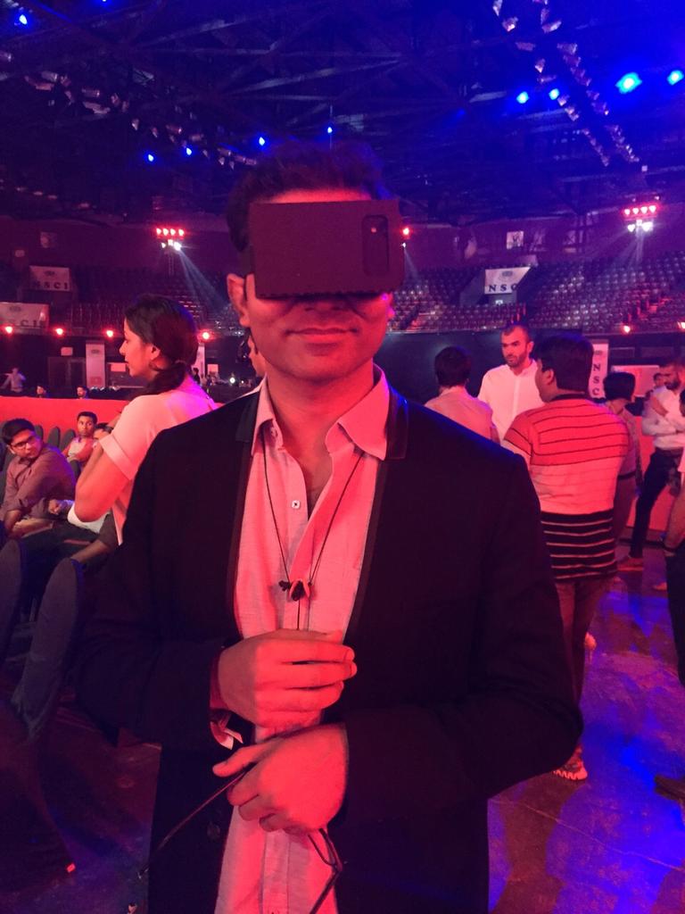 CF_Retina's tweet photo. @TheQtiyapaGuy experiencing the Commonfloor Retina @YouTubeFanFest #ExperienceCFRetina #YTFF http://t.co/riAQGLJpBD
