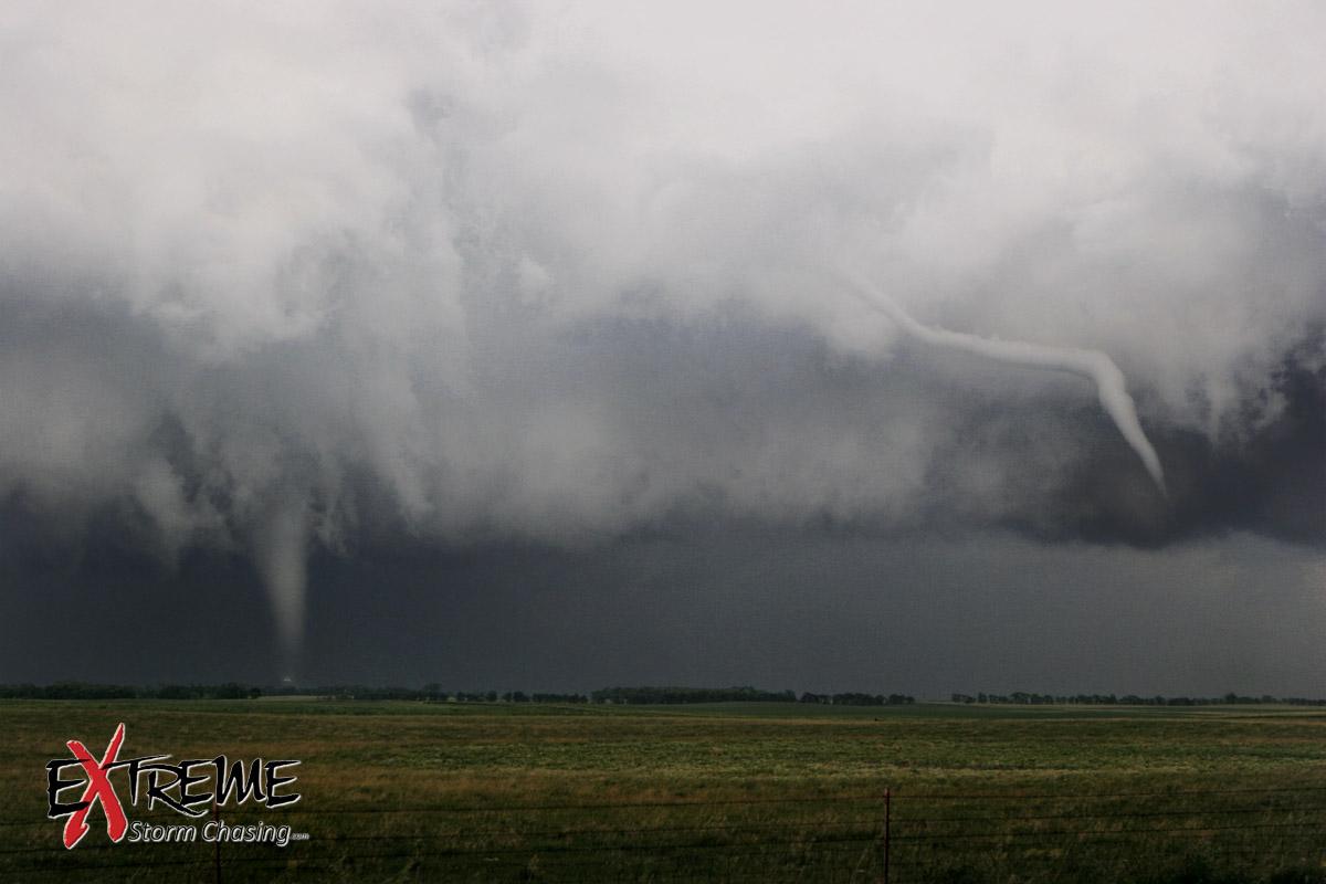 ExtremeChasers tweet picture