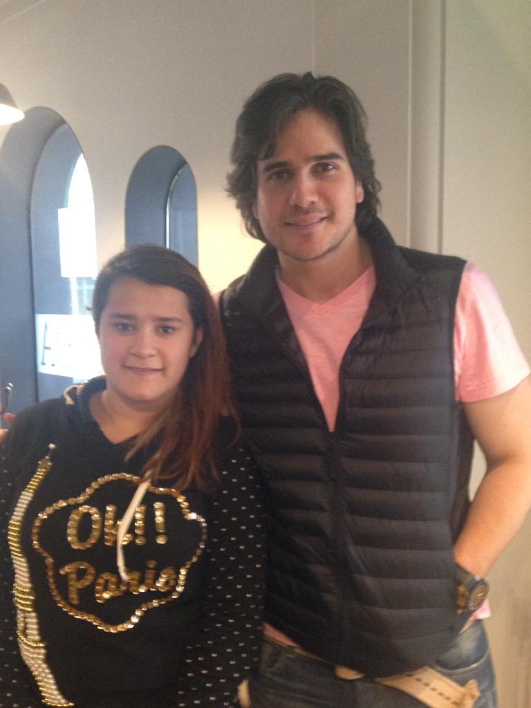 luismoralesr1's tweet photo. @DanArenas agradezco la sencillez y generosidad x la foto con mi hija la hizo muy feliz se lo agradezco de corazón. http://t.co/LPaCpjSqXP