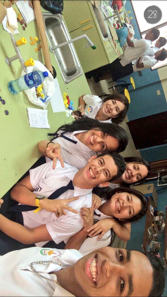 Yailyns21's tweet photo. #Taquillax #losfav #prom16 #Losmejores http://t.co/P9zGfALwZg