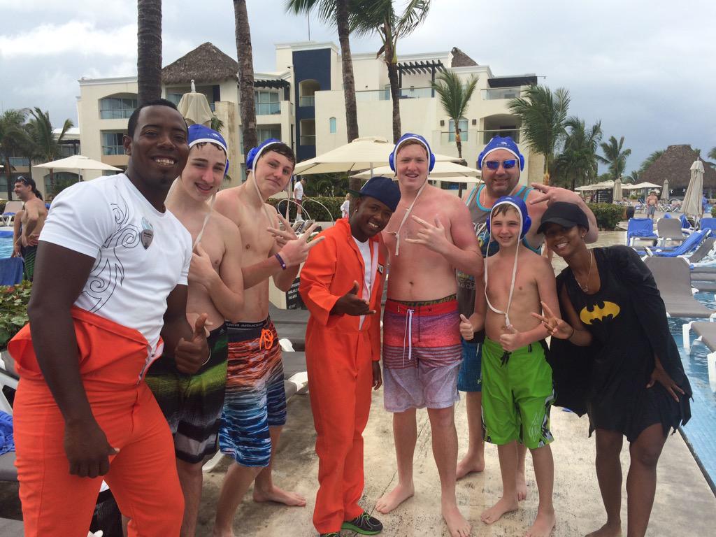 reecedresser36's tweet photo. 1v1 me in water polo #goalsandgirls #Dominican http://t.co/bMr71CRGxs