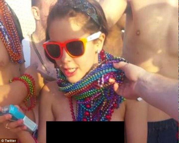 QuotessForTwo's tweet image. Police Look For Naked Spring Breaker Fearing the Worst police-fearing-worst.virallyvisual.com/4046127-891745…