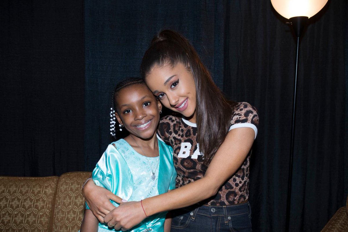 FluffKambach's tweet photo. Honeymoon Tour MnG - Uncasville, CT http://t.co/NfsEhg3xNY
