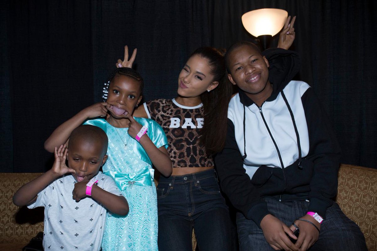 FluffKambach's tweet photo. Honeymoon Tour MnG - Uncasville, CT http://t.co/NfsEhg3xNY