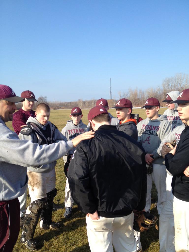 TitanBaseball's tweet photo. Beautiful day for baseball by Lake Ontario #1Team #HAWkid #HayHaw http://t.co/awl8761CNw