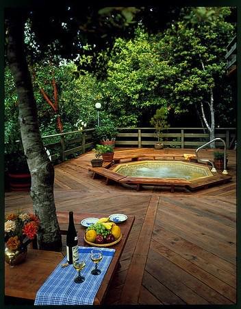BuyFactDirect's tweet image. Hot tub in the deck goo.gl/amnXYM