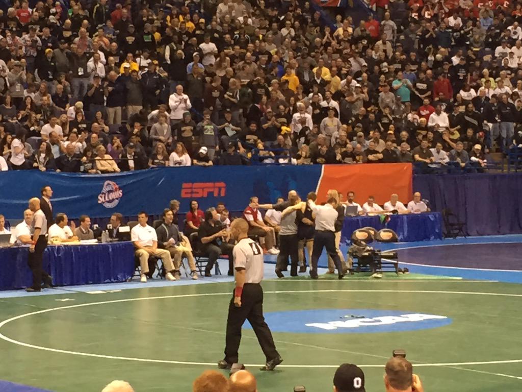 FloWrestling's tweet photo. THIS PLACE JUST WENT ON STEROIDS! ALL CUZ UNSEEDED @Zmoisey PULLED OFF THE #BEASTMODE PERFORMANCE OF THE YEAR! http://t.co/8IA6xXxlTb