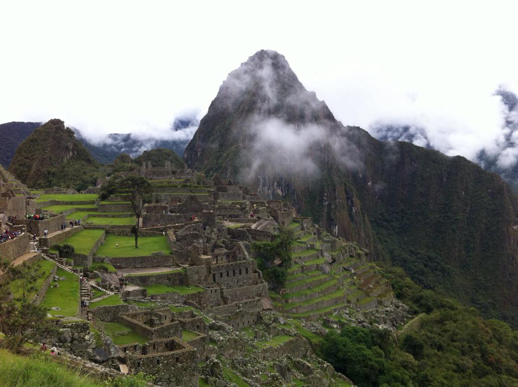 danielsCusco's tweet photo. My last trip&with the WAYNAPICCHU @gadventures @AngelCEOGadv @NandoGadv @G_FerFigueroa @GAdv_Mayor #embracethebizarre http://t.co/zVKmW6VCil