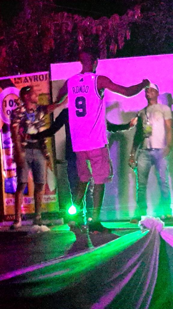 y1025fm's tweet photo. #YFM hot squad from Accra live on stage #repuholic kumasi is on fire!!!!!! http://t.co/ePEssqTQ9n