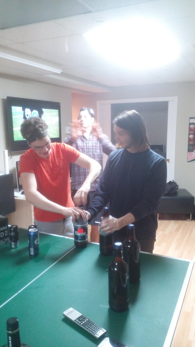 jassteel's tweet photo. Going for the hail marry #tape #labattbleu 2x1.18L http://t.co/CMrrqQ91MB