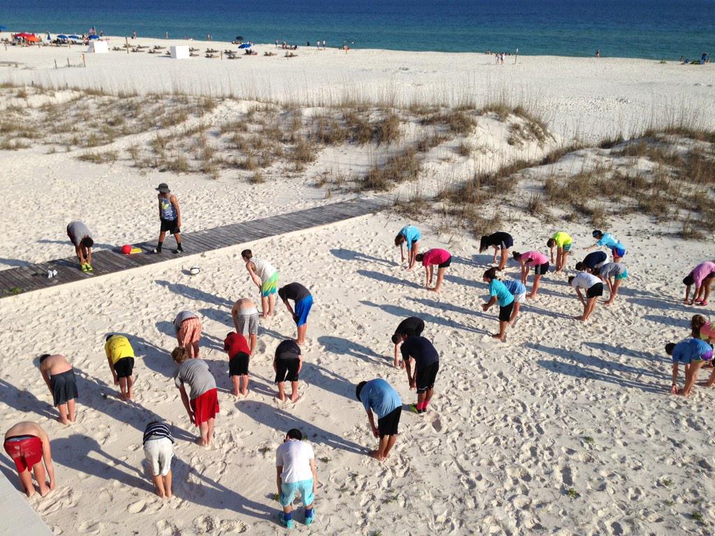 MetroAllianceFC's tweet photo. Stretching after playing some ultimate frisbee and beach soccer. #gettingtournamentready #thefutureisbright http://t.co/hymUhxSWU0
