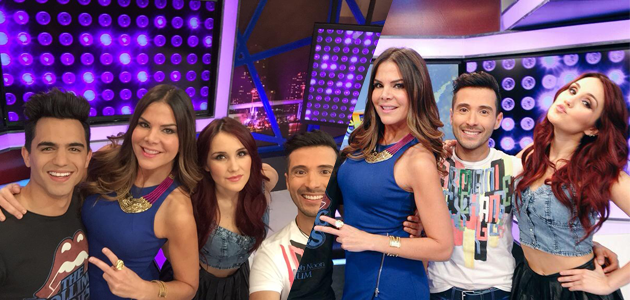 DulceMariaMusic's tweet photo. #Photos @DulceMaria at the Telehit studio: http://t.co/TmmM9fI61B #VotaDulceMaria #KCA http://t.co/XlOwIvERpt