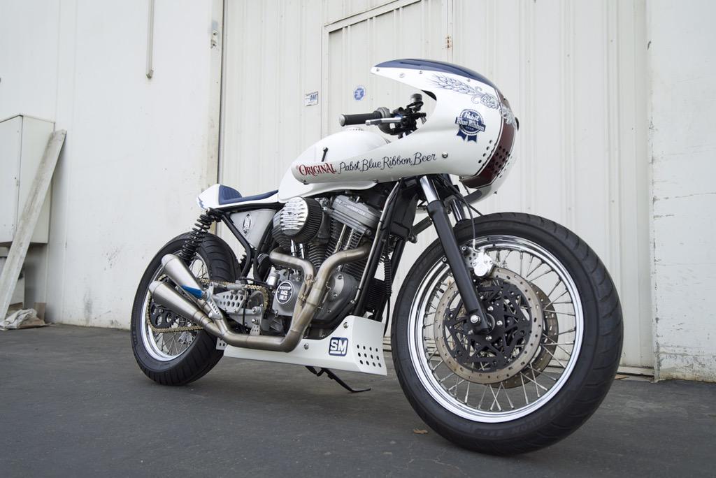PabstBlueRibbon's tweet photo. Tomorrow night! We're showing off this one-of-a-kind #PBRcustom bike. #bornfree http://t.co/uzFqjMdFsf