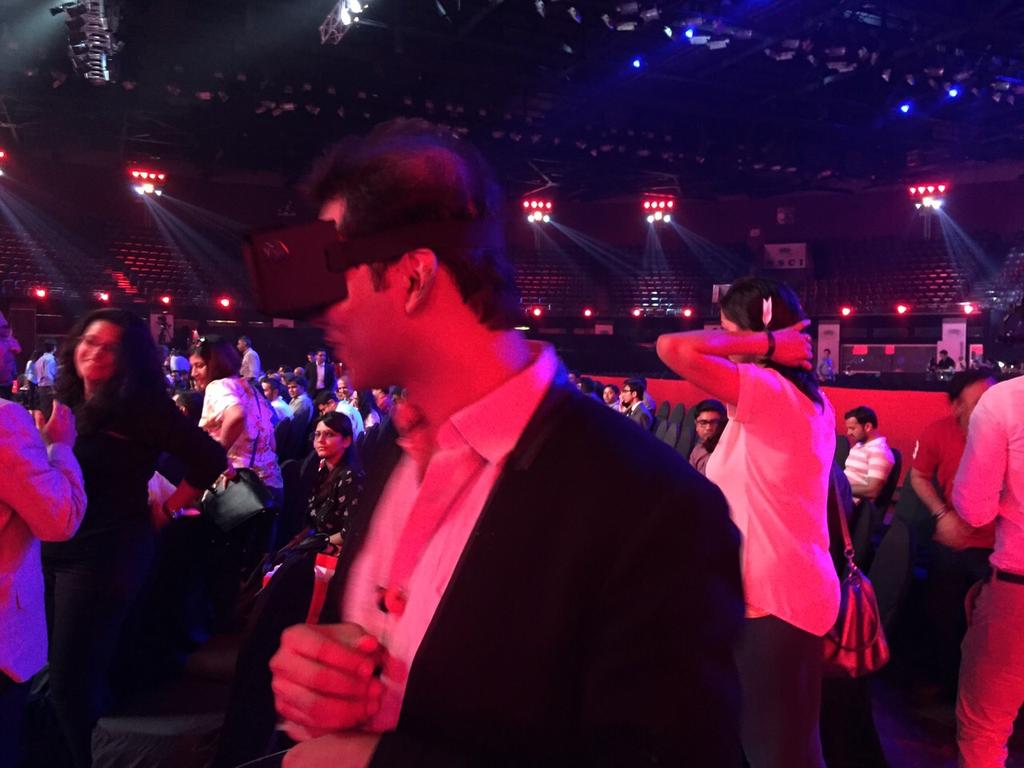 CF_Retina's tweet photo. @TheQtiyapaGuy loving the Commonfloor  Retina experience @YouTubeFanFest #ExperienceCFRetina #YTFF via @commonfloor http://t.co/JaHgjovlGZ