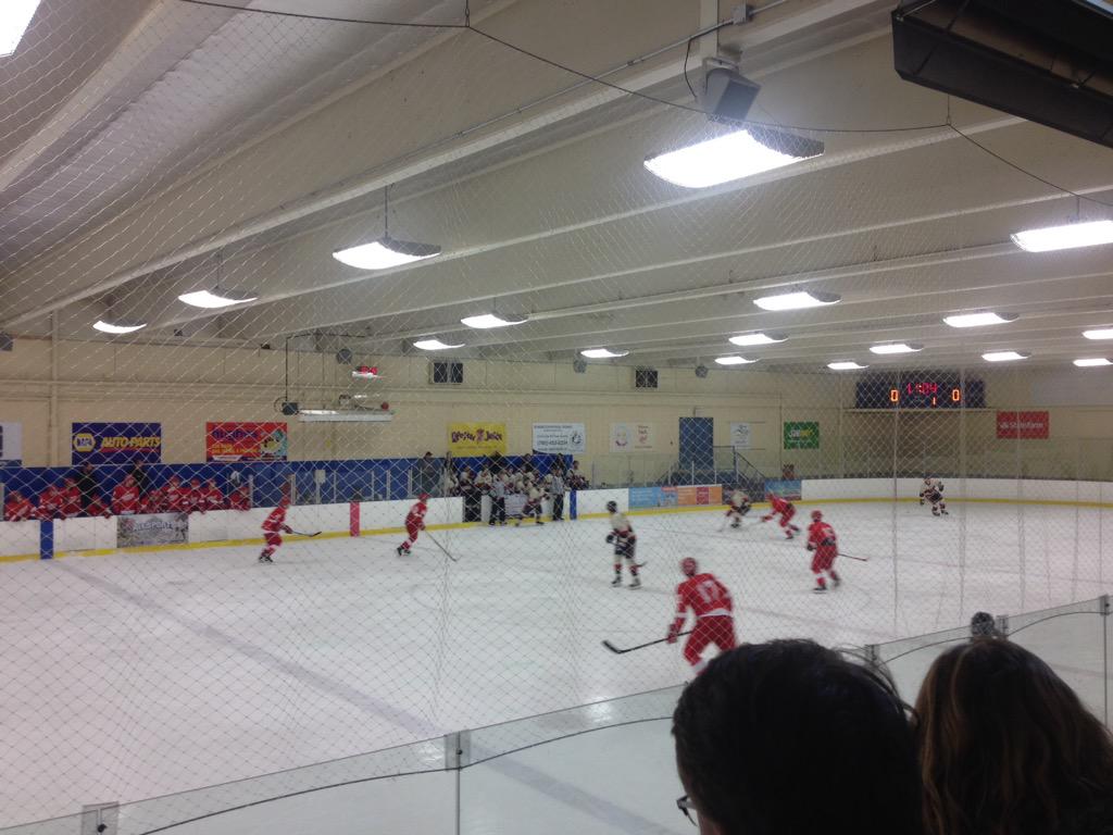 CorseDerek's tweet photo. My dads team, shooting for provincials! #juniorbhockey #2-0 #hockeyrunsintheblood http://t.co/JCzwDao27m